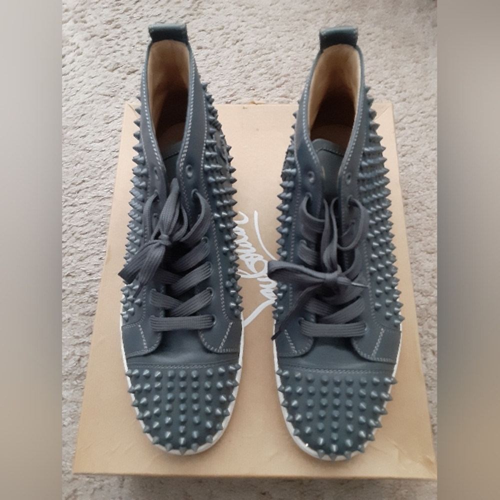 MEN'S CHRISTIAN LOUBOUTIN LOUIS FLAT CALF/SPIKES